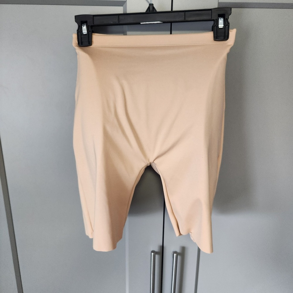 New Skims Body Hip Shaping Mid Thigh Short BO-SHO-7650W NWOT Clay Shapewear S